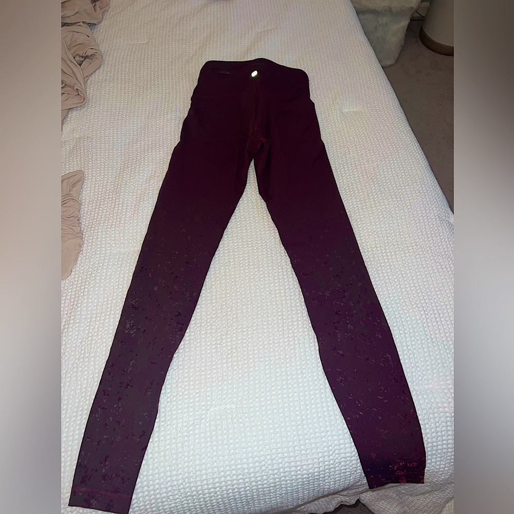 Lululemon winter limited edition leggings size4crushed velvet reflective pattern